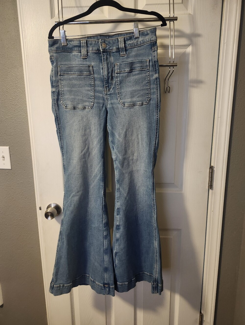 American Eagle Festival Flare Light Blue  Jeans